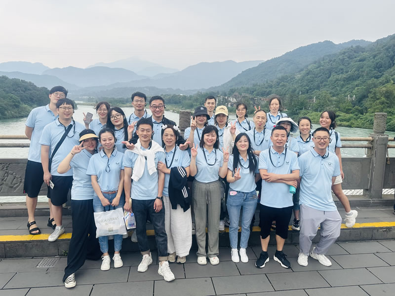 綿陽(yáng)市先鋒醫(yī)療器械有限公司團(tuán)建之旅：共赴都江堰，凝聚先鋒之魂3.jpg