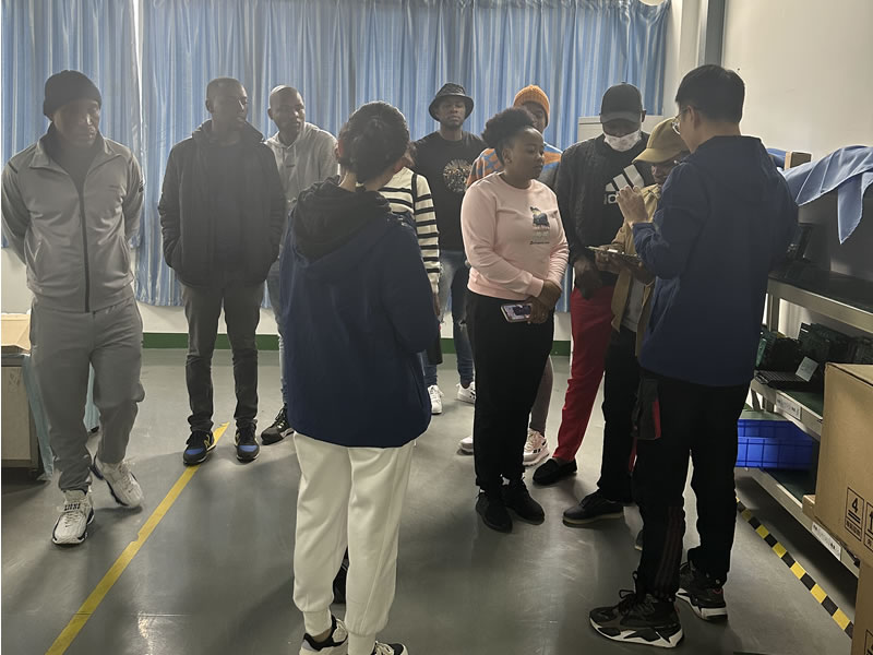 綿陽非洲留學生團參訪我司工廠，共促中外國際交流與商務合作新篇章！6.jpg
